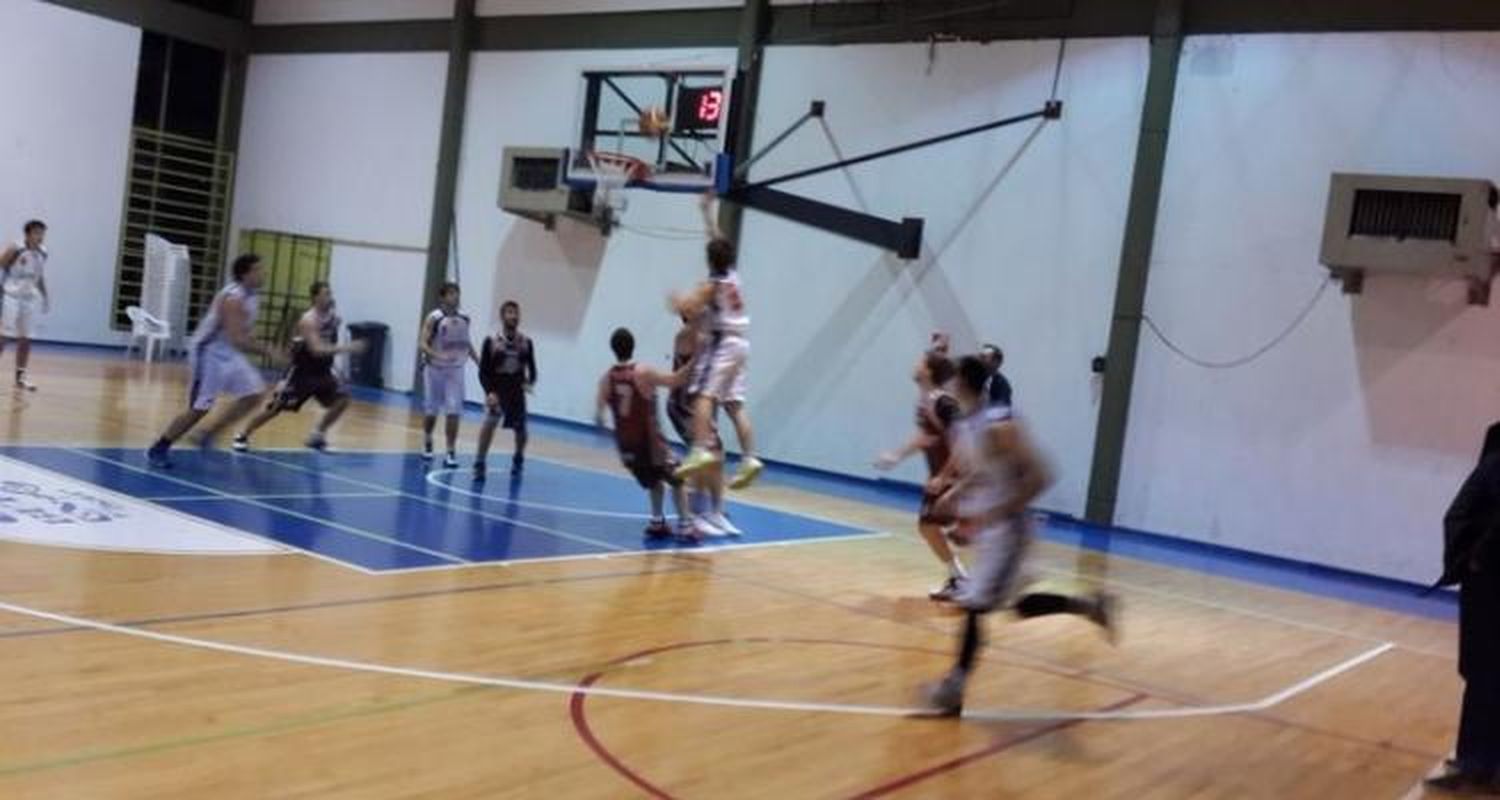 Náutico no pudo con Independiente de Zárate