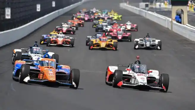   Takuma Sato se llevó las 500 Millas de Indianápolis