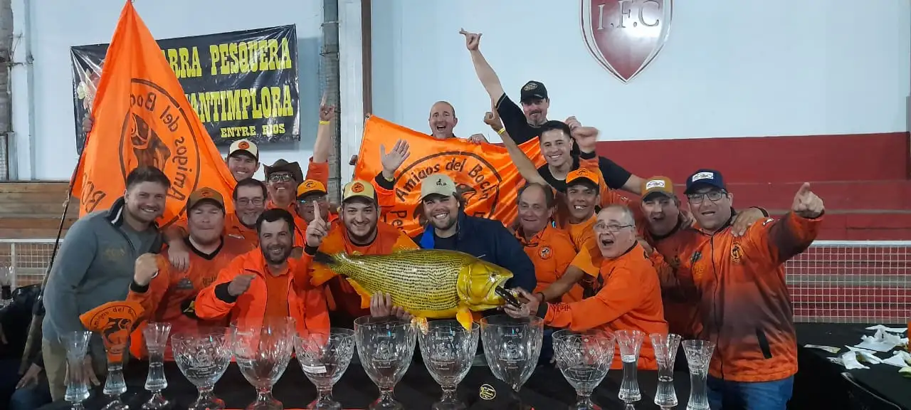 La Peña “Los Amigos del Bocha” tuvieron una excelente participación en la Fiesta del Dorado