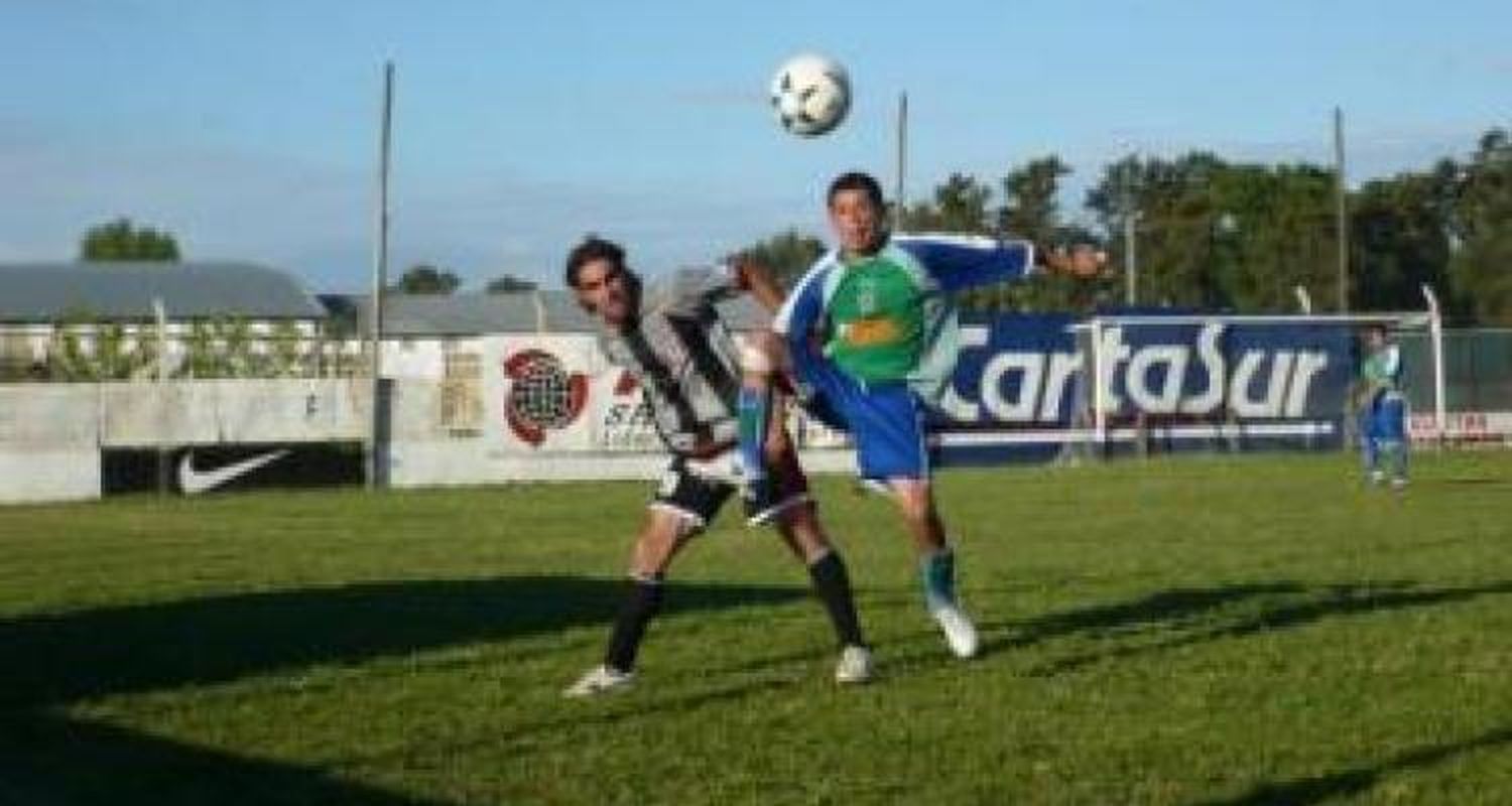 Paraná mejoró y empató ante Caza y Pesca
