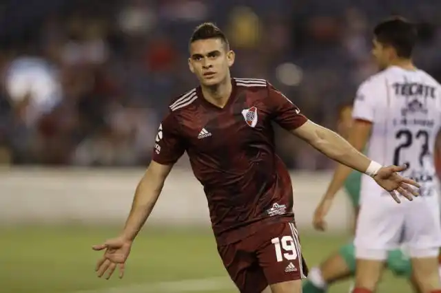 River goleó a Chivas de Guadalajara en el inicio de su gira de pretemporada
