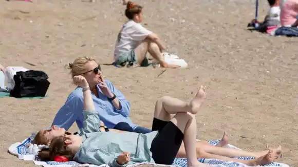 Verano 2026: Mar del Plata aplicará multas por fumar en playas no habilitadas