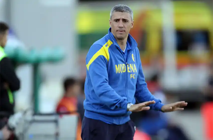 Crespo: «La Bombonera se mueve porque está mal hecha»