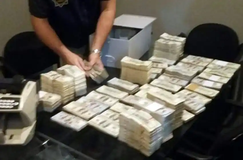 Encontraron 4 millones de dólares en una caja de seguridad de Balcedo
