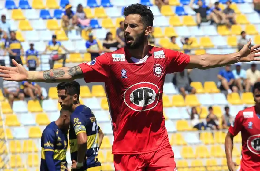 Larrondo vuelve a Argentina y jugará la Copa Libertadores