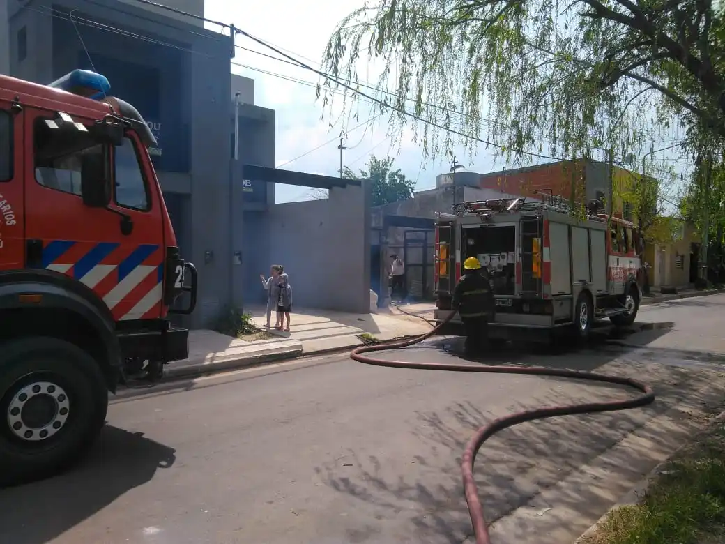 El fuego generó daños totales en la cocina de una vivienda