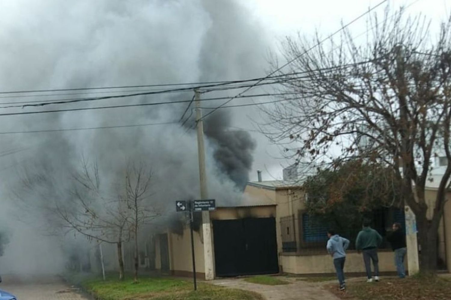 Incendio en barrio Belgrano: una garrafa se prendió fuego mientras cocinaban