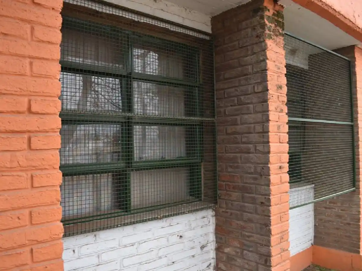 Escuela 1199: refuerzan las aberturas después del último robo