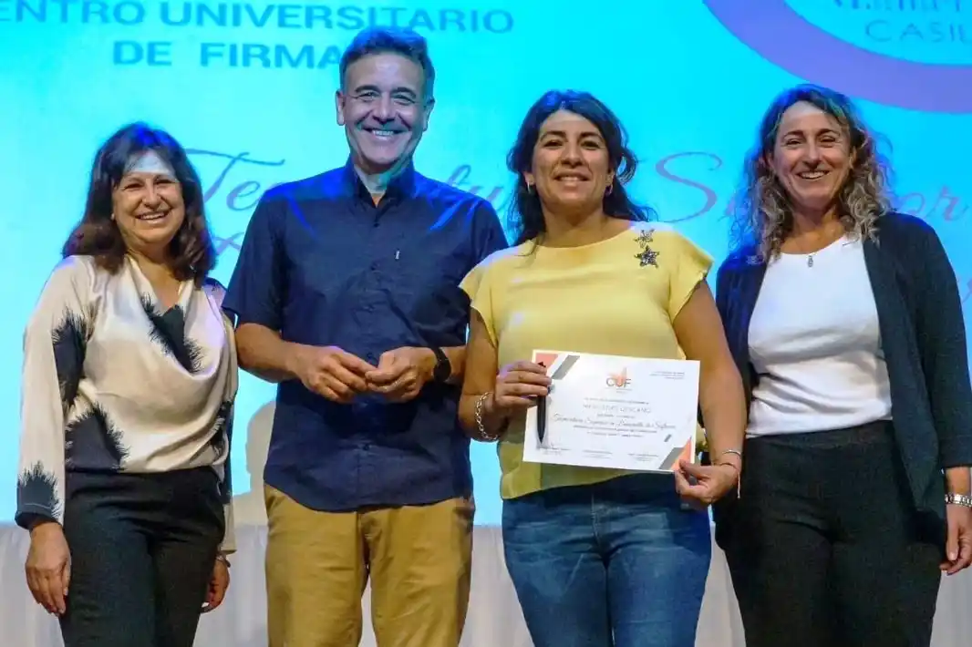 El reeelecto intendente Leonel Maximino participó de la emotiva ceremonia.