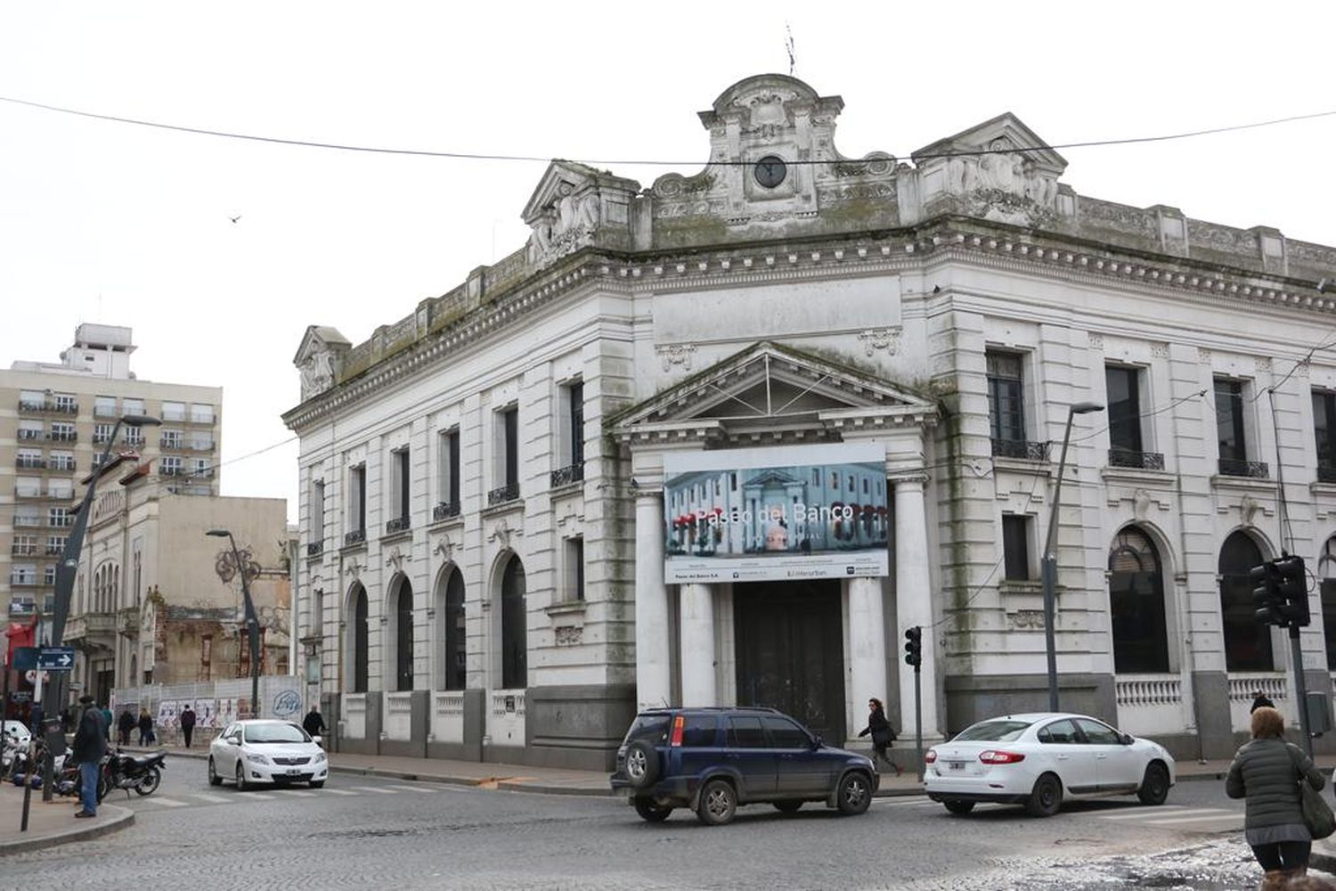 Con el inicio de las tareas, se reactiva el proyecto del shopping