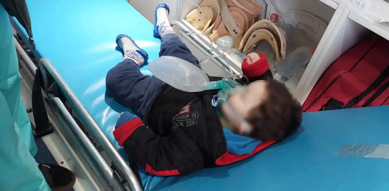 Zárate: Gendarmes salvan la vida de un niño de dos años