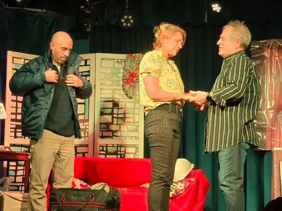 Presentan la obra de teatro "Compañía y algo más"