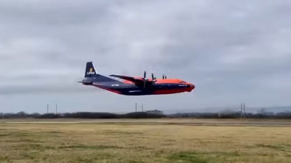 Con un emotivo sobrevuelo, finaliza la vida operativa de un Antonov AN-12B tras 58 años en servicio