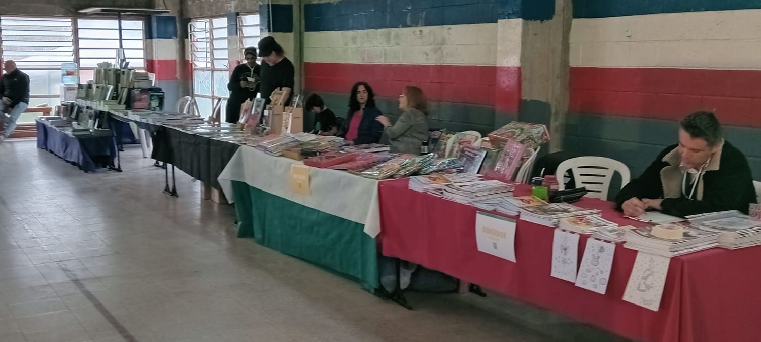 Editoriales de historietas en la II Feria del Libro de Venado Tuerto. Foto: Sur24