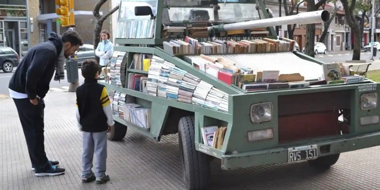Una noche cultural única: "El arma de instrucción masiva" llega a Plaza Sarmiento