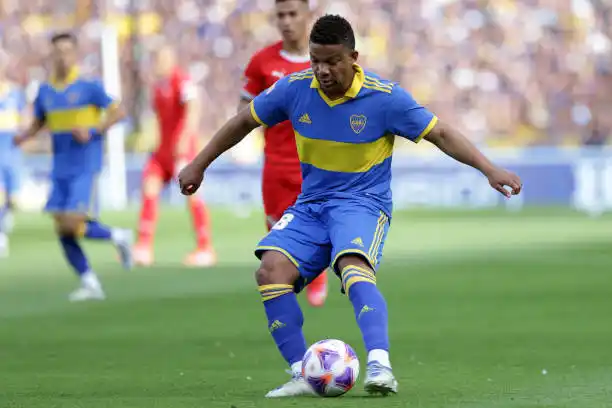 Fabra vuelve al 11 titular de Boca.