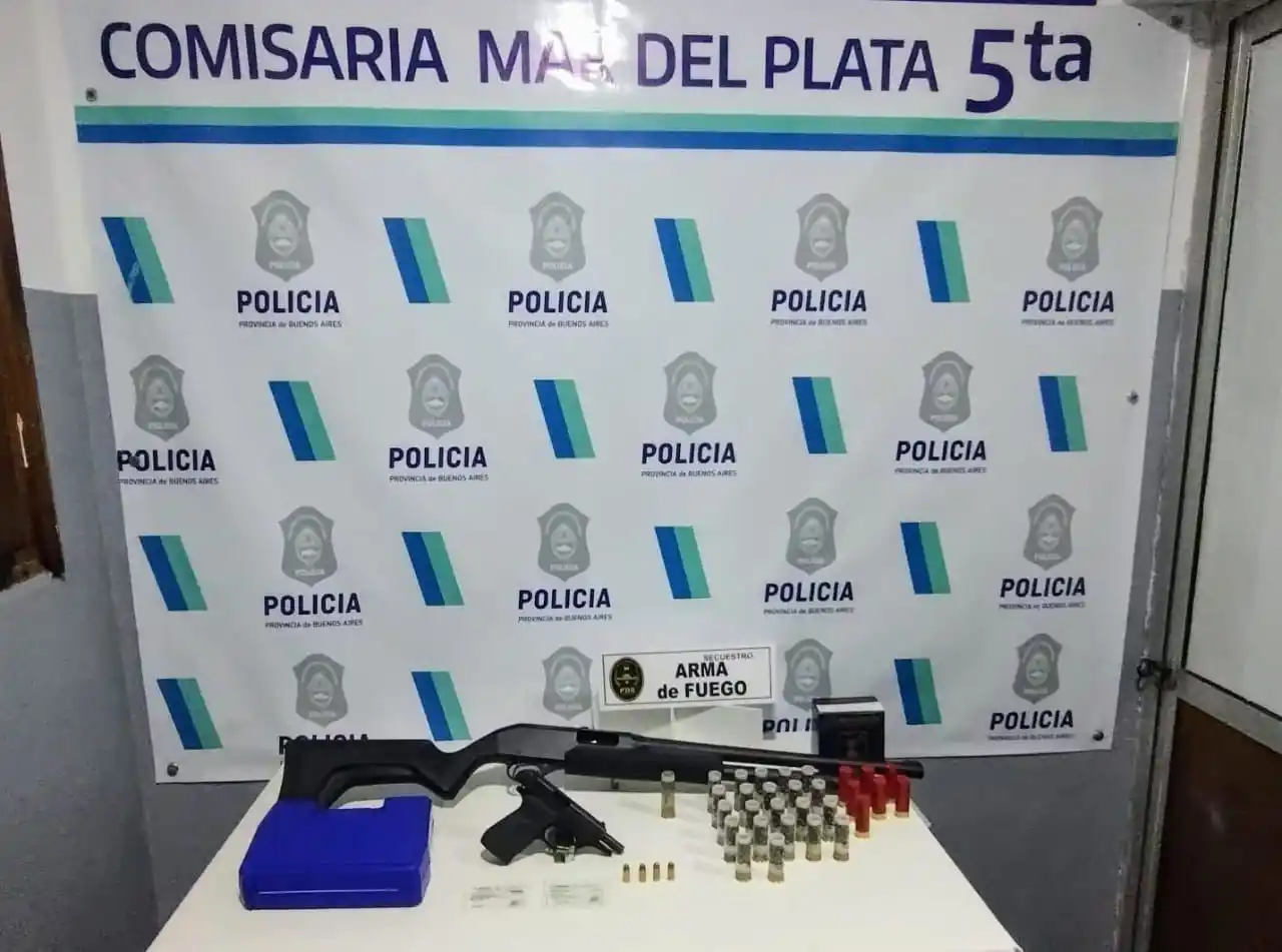 Un hombre realizó detonaciones en Punta Mogotes.