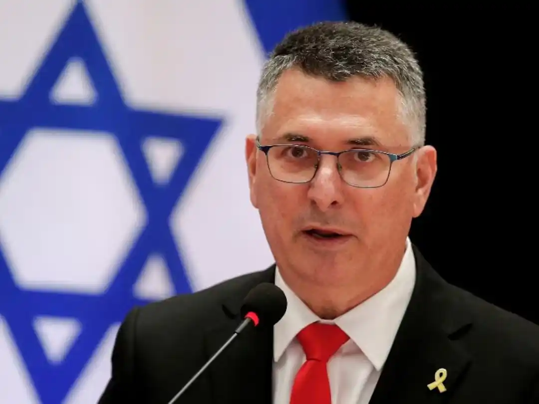 El canciller israelí, Gideon Sa’ar llega desde Paraguay (Foto: Reuters)