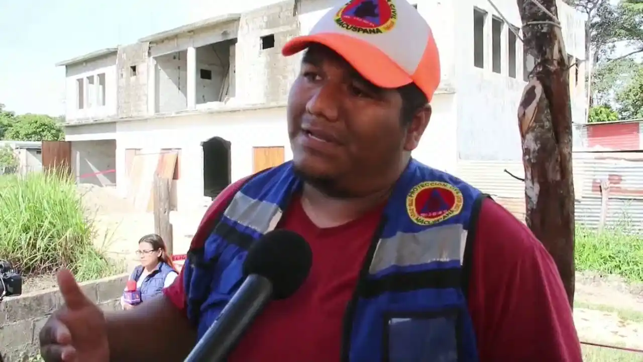 Hallaron petróleo en una casa y evacuaron el pueblo entero