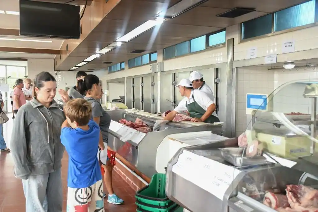 En el Frigorífico Anselmo. Setenta de los 100 trabajadores en riesgo conservaron su fuente laboral