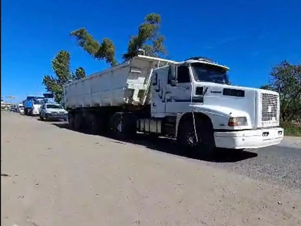 El camión tenía como destino Olavarría, para realizar una compra de piedra partida.