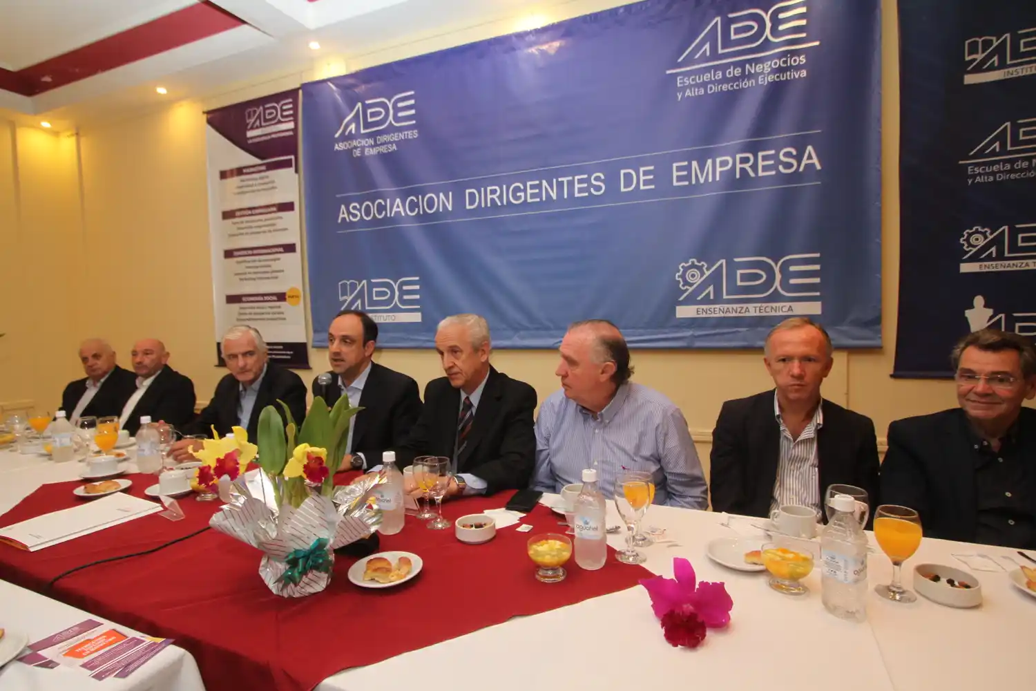 ADE inició su ciclo de desayunos con el Intendente