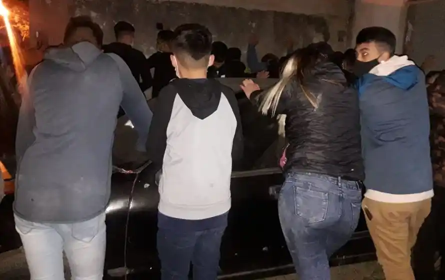 60 detenidos en otra fiesta clandestina, 31 son menores de edad