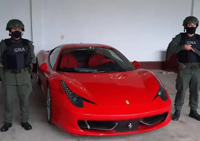 Iba desde Paraguay a Pilar: Secuestran una Ferrari sin documentación que trasladaban en un camión