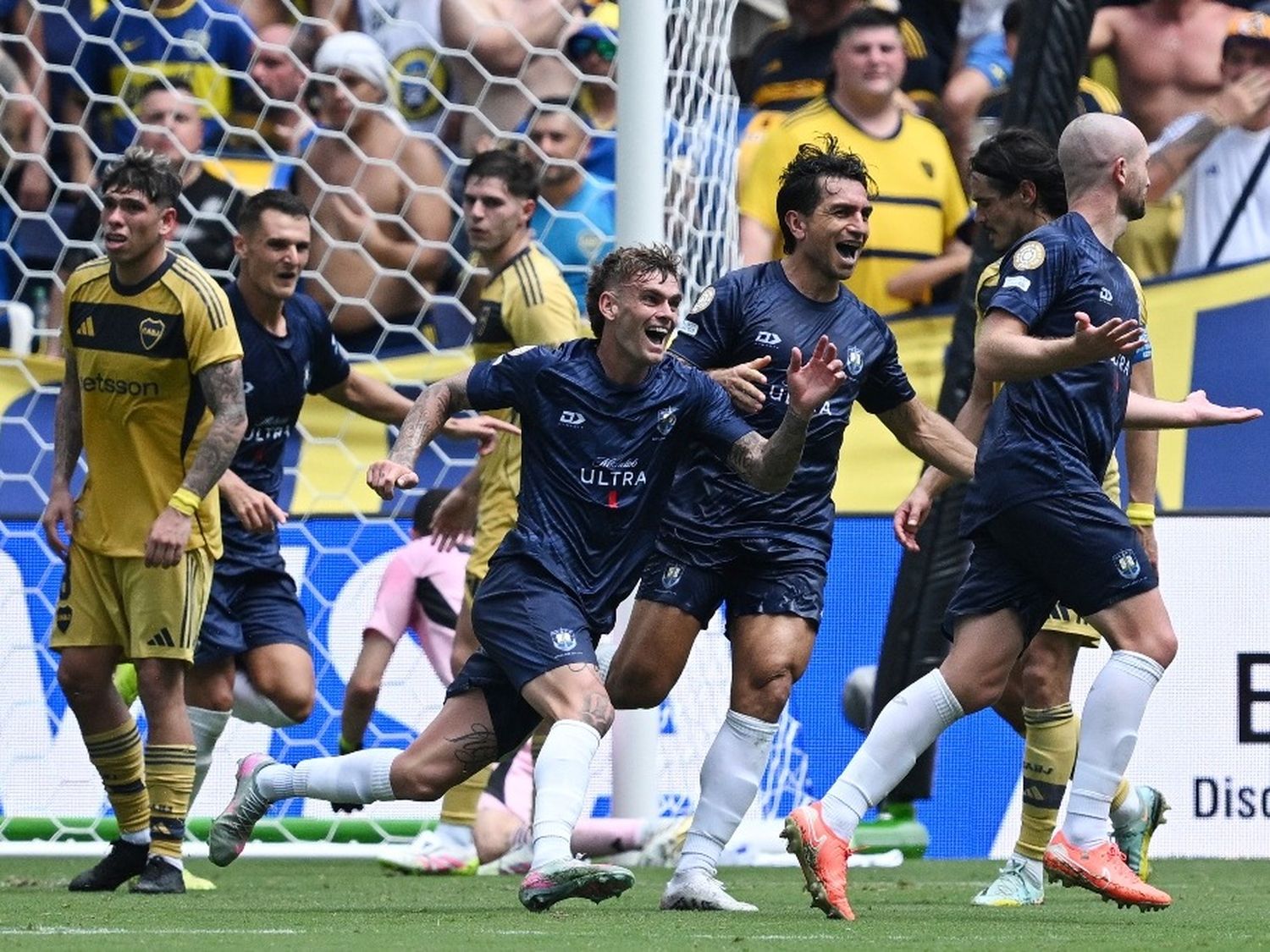 Boca necesitaba golear, pero apenas igualó y quedó eliminado