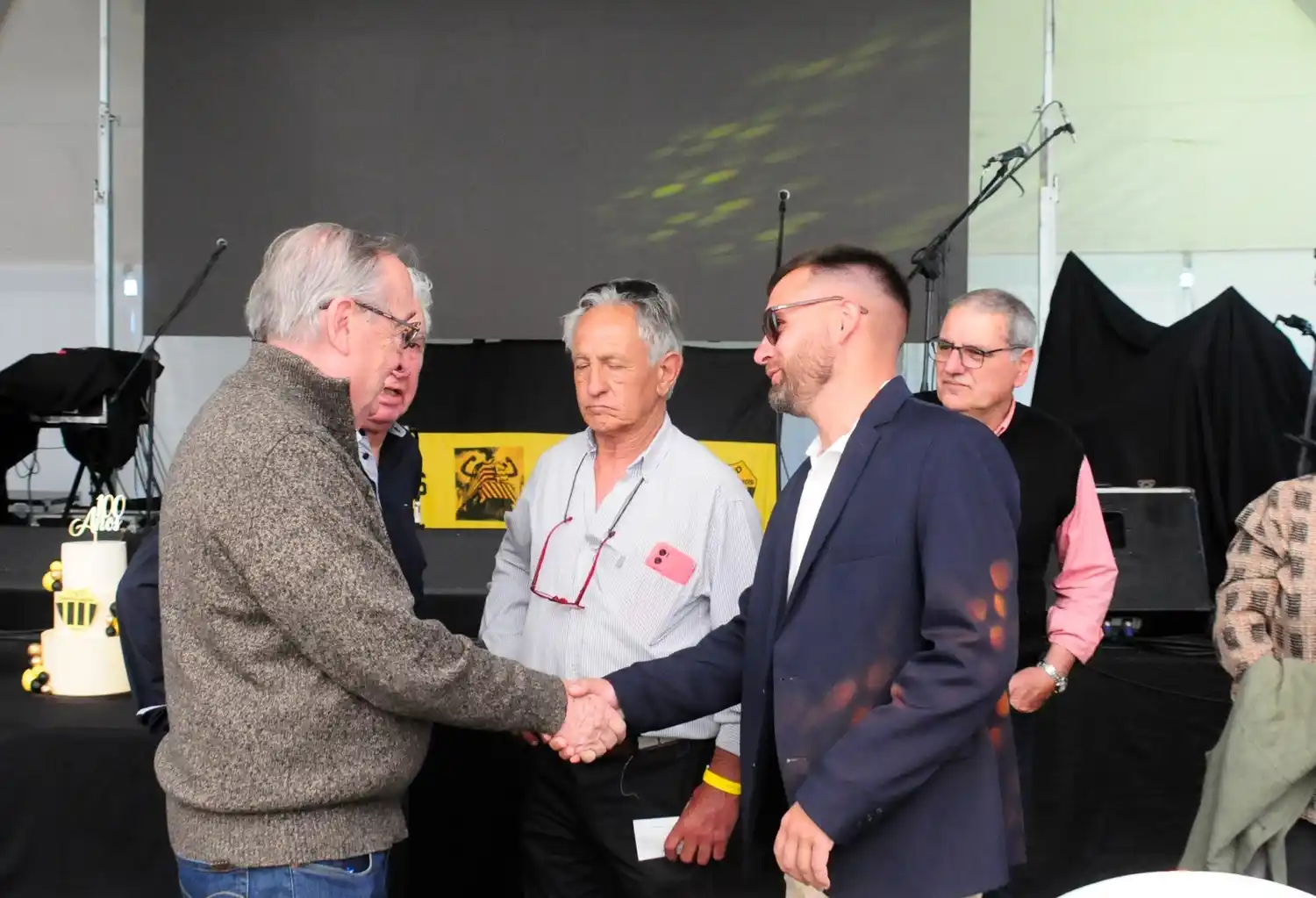 El Club Ferroviarios de Gardey celebró su centenario en la sede de la institución, con la presencia de Miguel Lunghi.