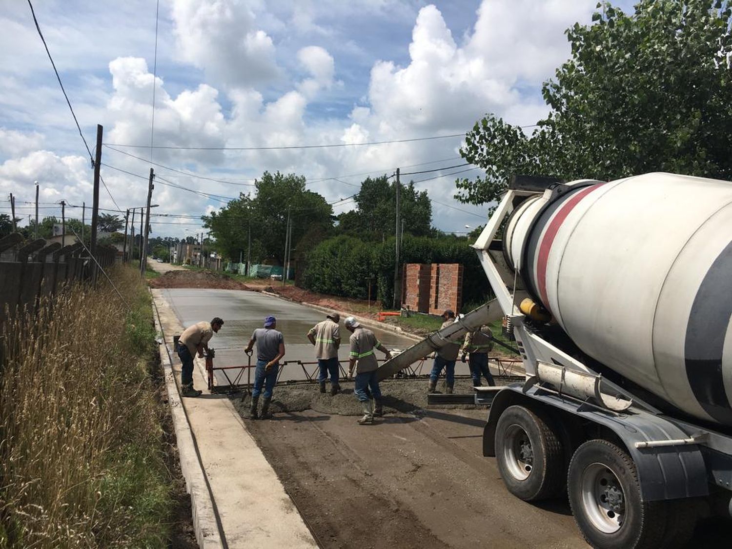 Continúan con las obras de infraestructura vial y se avanza en la licitación por más cuadras