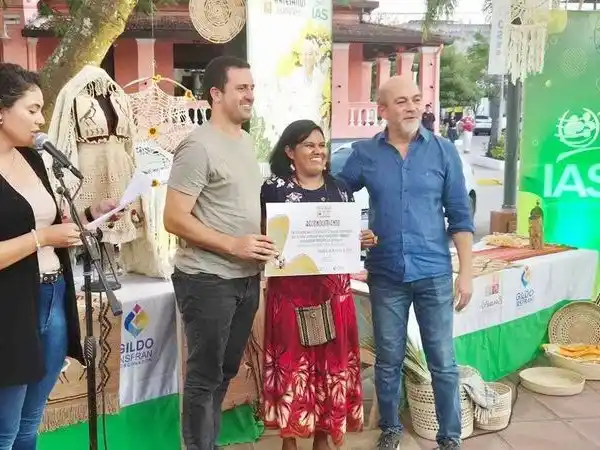 El vicegobernador acompañó el 
homenaje a los artesanos formoseños