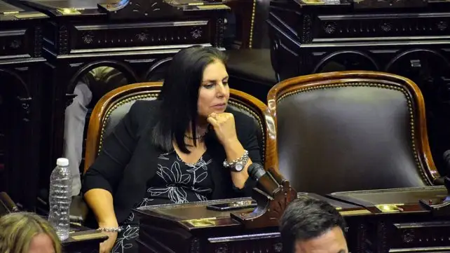  Gabriela Lena pide que se informe quienes fueron vacunados