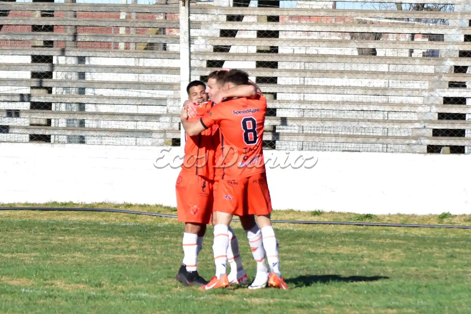 Villa Díaz Vélez sigue en la cima. Triunfazo frente a Rivadavia