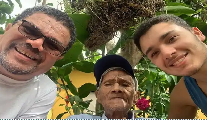 Er Conde despide a su padre con emotivas publicaciones