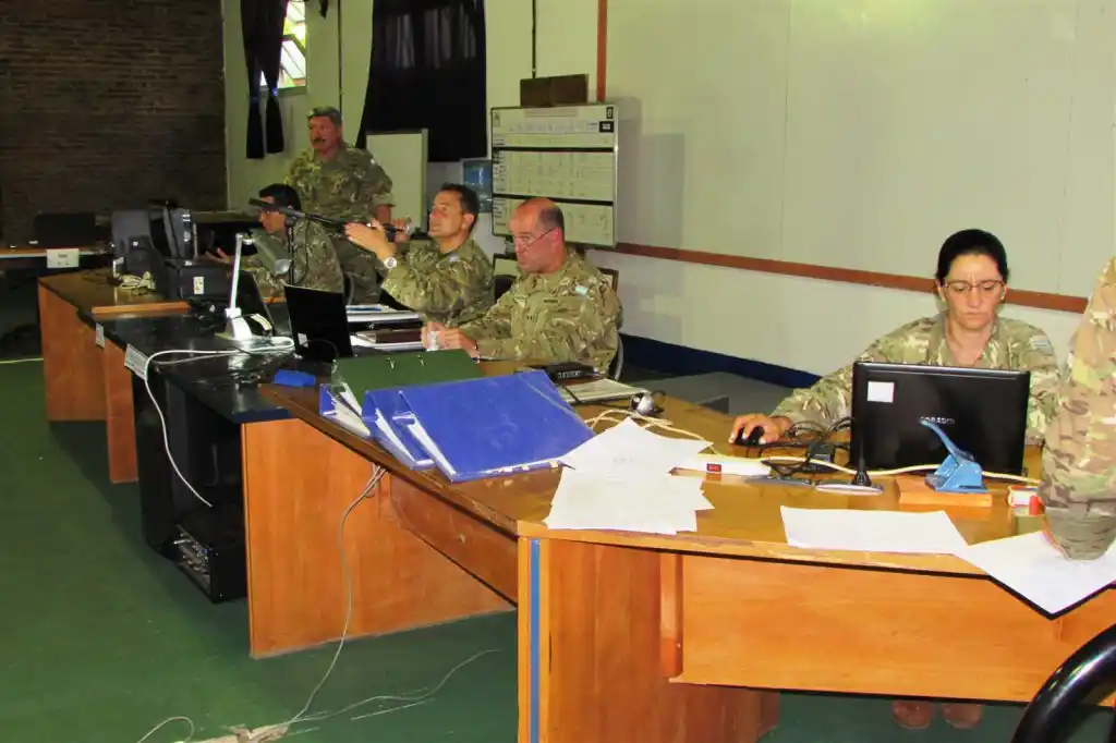 Personal de la Primera Brigada en la coordinación de las elecciones 