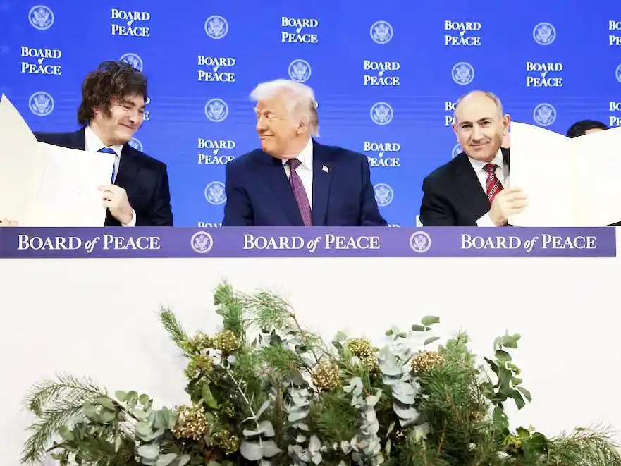 El Presidente canceló su agenda de esta semana a EEUU y viajará a mediados de mes para inaugurar la Junta de la Paz