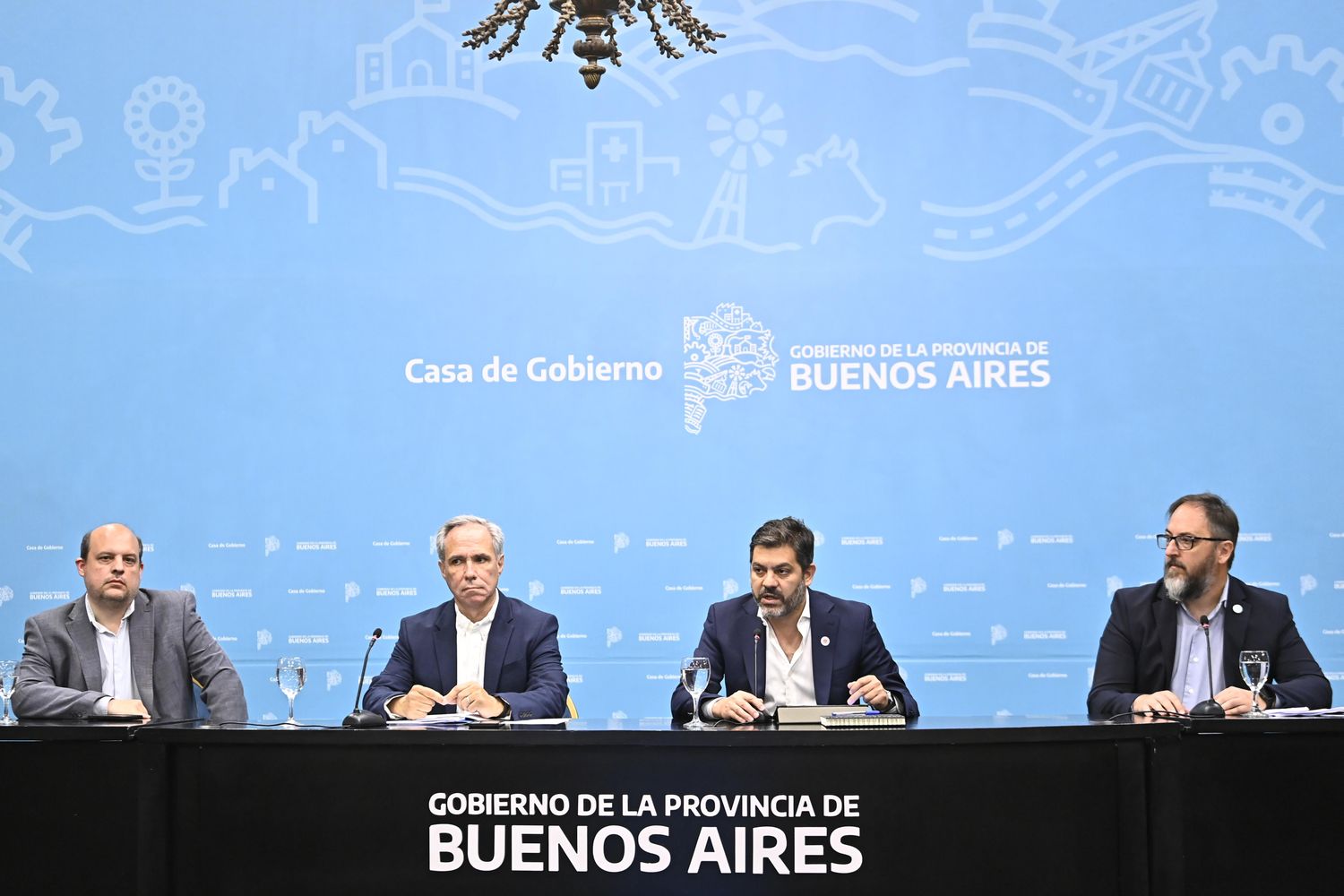 Provincia inició la revisión integral de tarifas y lanzó un plan energético ante cortes en el verano