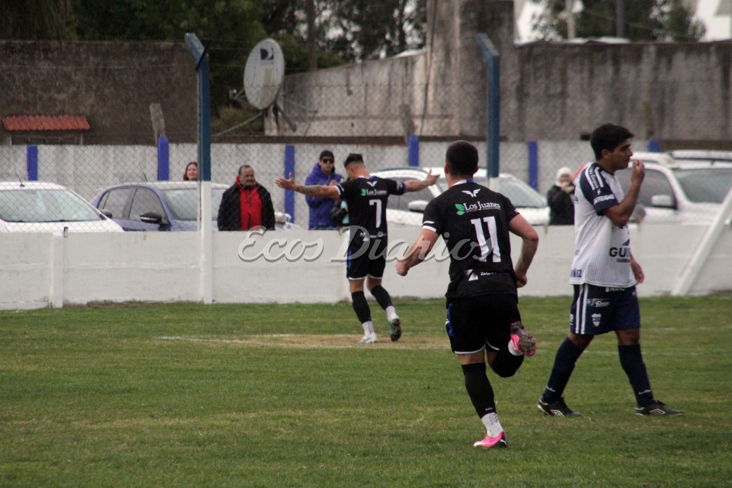 Festeja David Moreno. Volvió al gol ante Ministerio