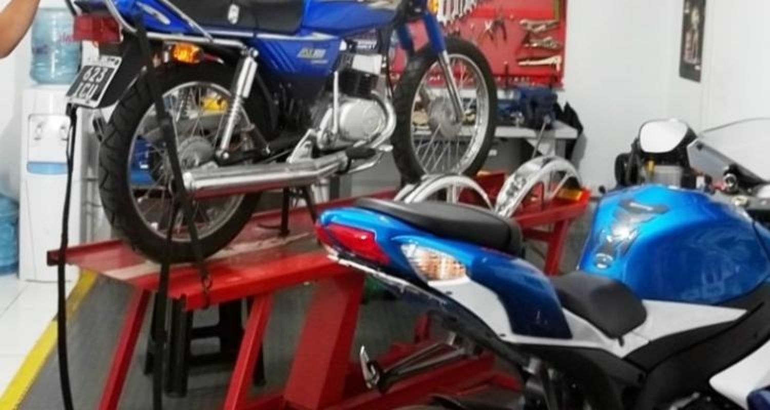 Clausuraron tres talleres de motos