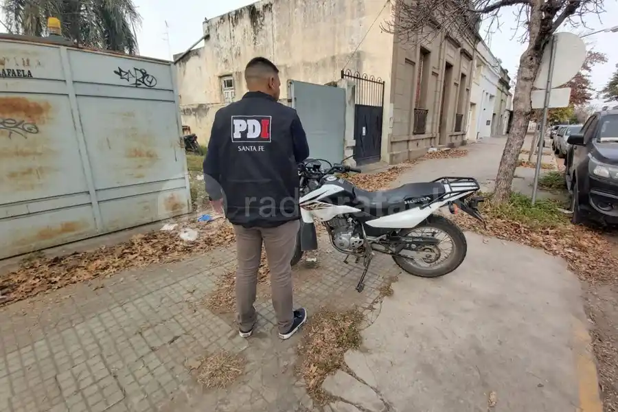 En una espectacular persecución, recuperaron una moto que había sido robada en zona rural