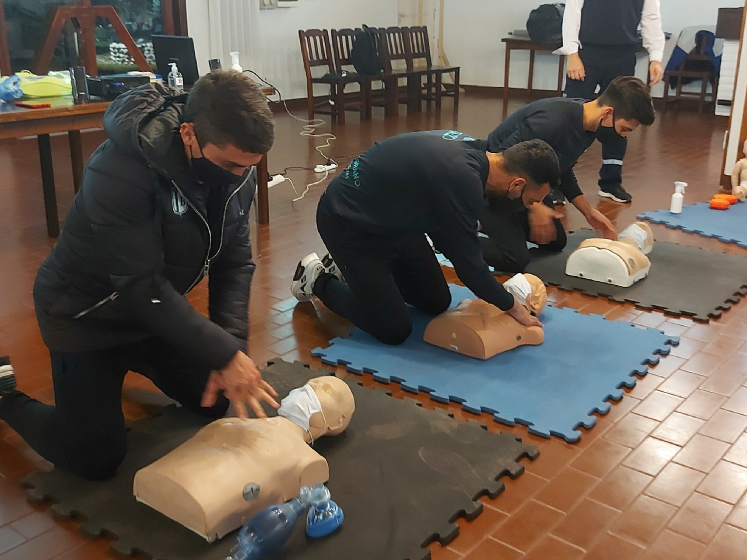 El plantel de Sportivo se capacitó en RCP y primeros auxilios