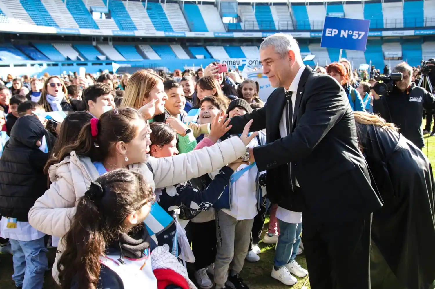 Ferraresi encabezó el acto acompañado de la  jefa de Gabinete local, Magdalena Sierra.