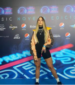Mabel yeah también mostró su estilo.