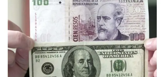 Cotización del dólar: Bajó el blue y el oficial estable