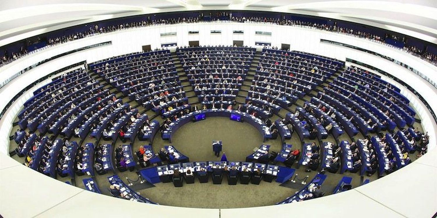 Tormenta en el Parlamento Europeo: partidos piden comparecencia de Borrell por contactos con Maduro