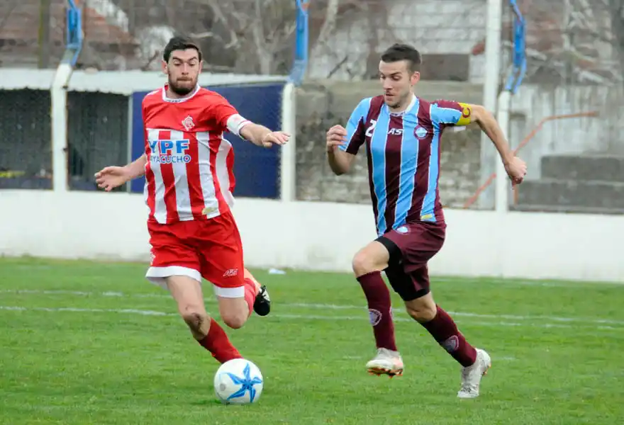 Deportivo Tandil fue efectivo y dio otro paso para su historia