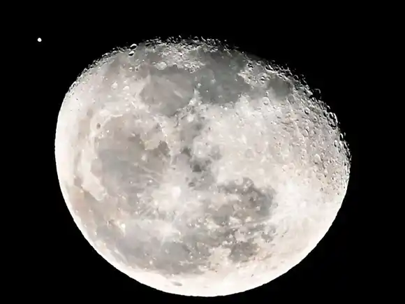 Costanera Concordia: “Enamórate de la Luna”