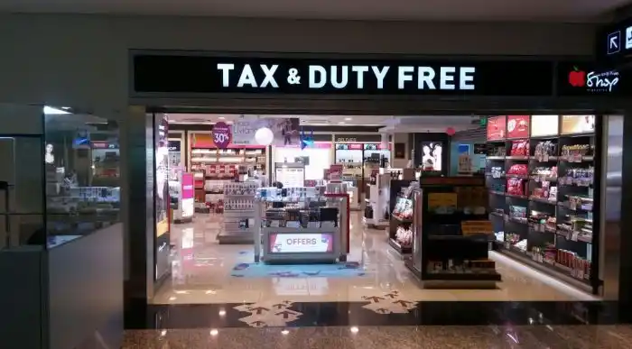 Falta de dólares: Banco Central mejoró condiciones para algunas importaciones y restringió cuotas para "free shops" 