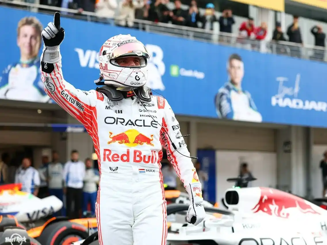 Verstappen logró su primera pole del año